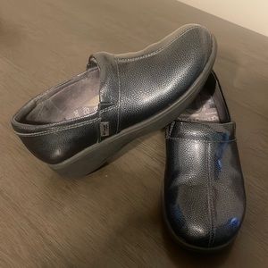 Grey’s Anatomy Softwalk Clogs